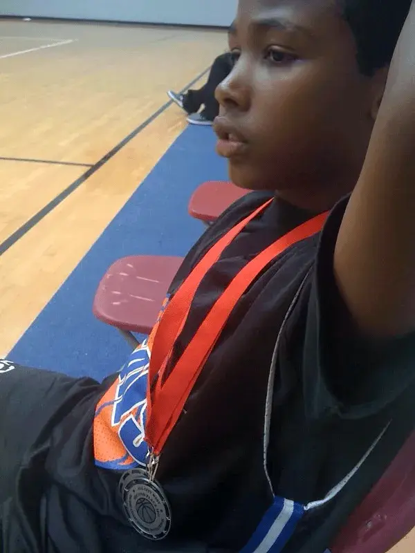 便服打爆, 为一场牵动, div