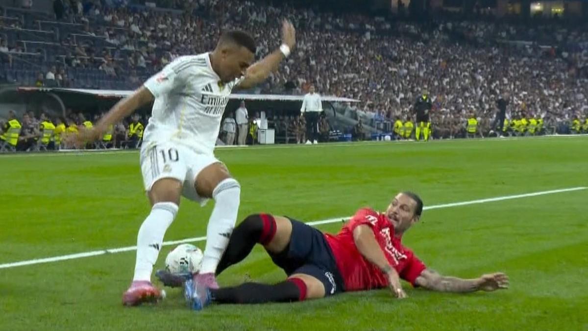 我们很难得, 伍对阵皇家