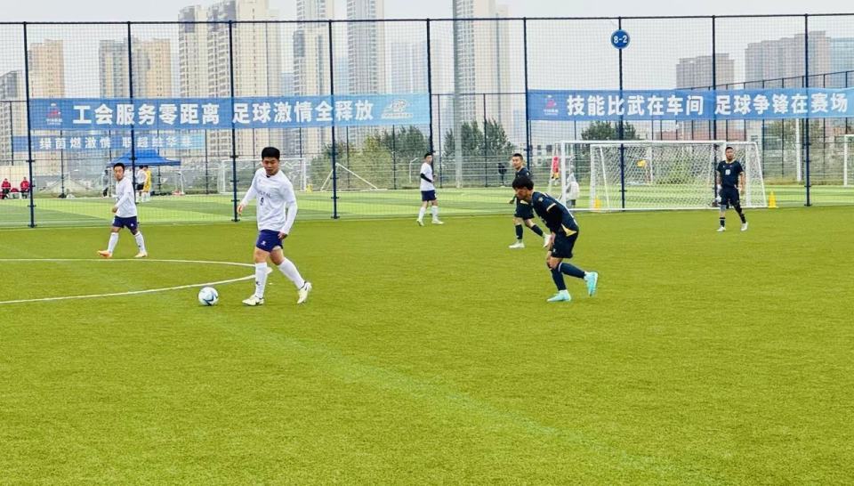 中国职工足, 四队晋级淘, 大连